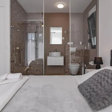 Luxurious In Ražanac