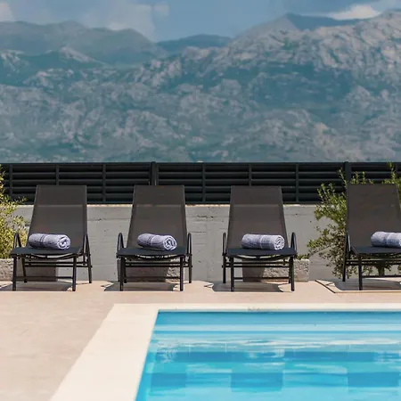 Feriehus Luxurious In Ražanac