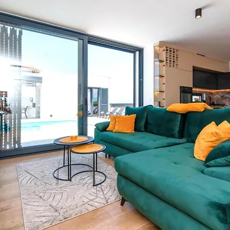 Luxurious In Ražanac
